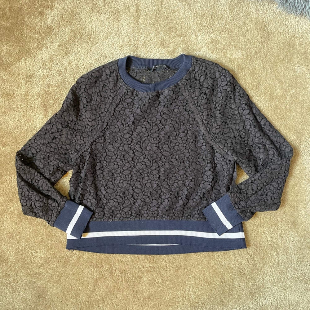 Lace pullover
